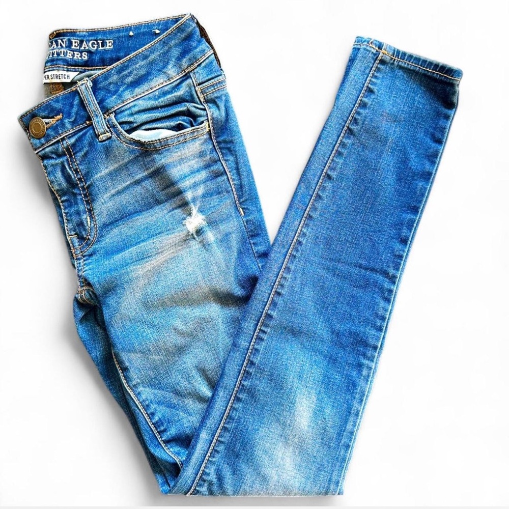 AMERICAN EAGLE OUTFITTERS Super Stretch Distressed Jegging Skinny Jean  — 2